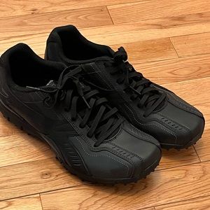 New in box NIB Sketchers Sneakers Sz 9